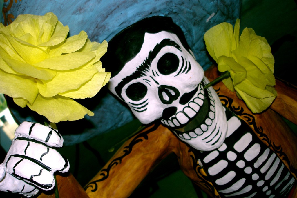 In the month coming up to the Day of the Dead, it is common to find stores and markets selling flowers, pottery, masks and decorations